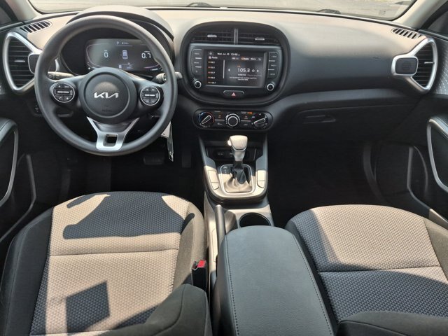 Used 2023 Kia Soul LX FWD image 29