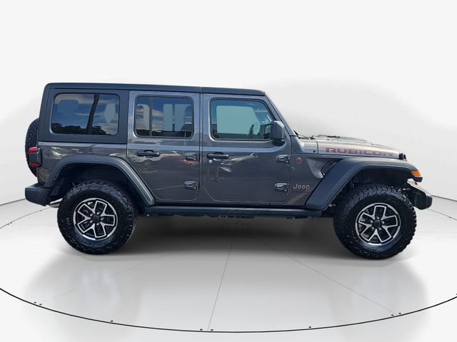 Used 2025 Jeep Wrangler Unlimited Rubicon AWD/4WD image 3