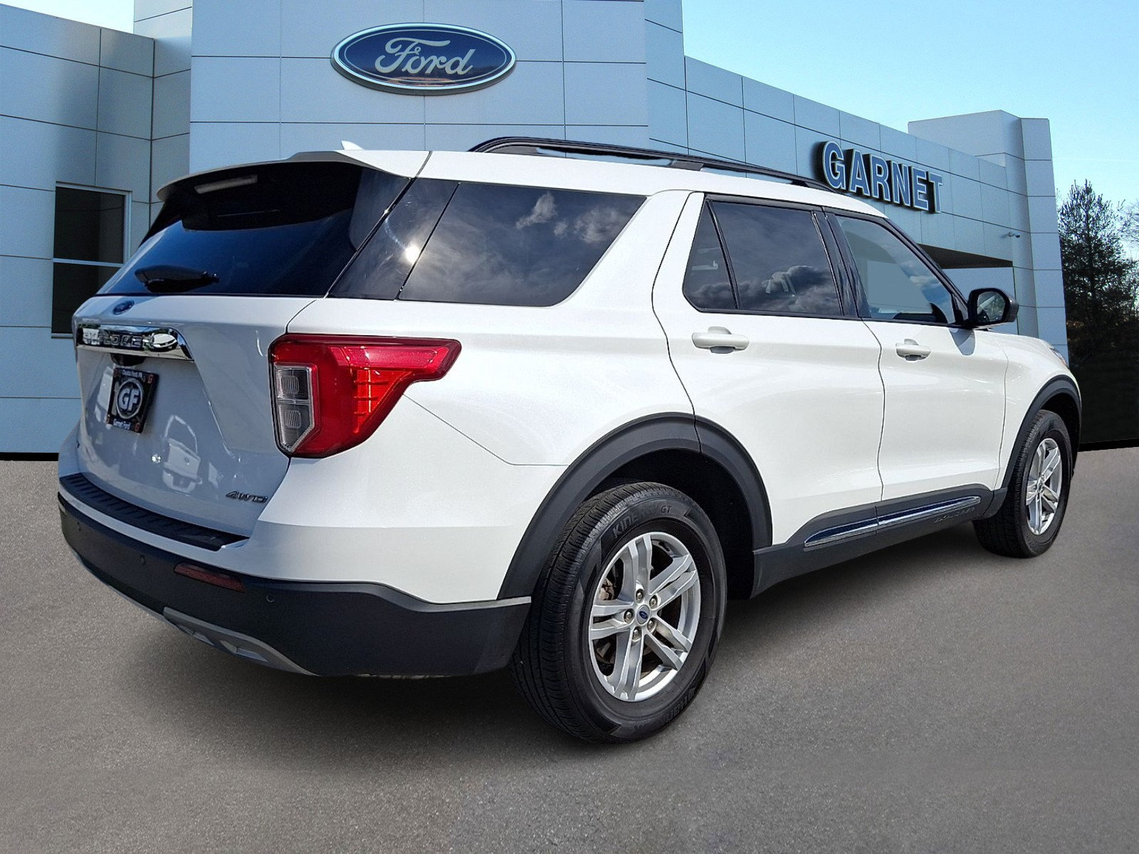 Certified 2023 Ford Explorer XLT w/ Equipment Group 202A AWD/4WD image 8