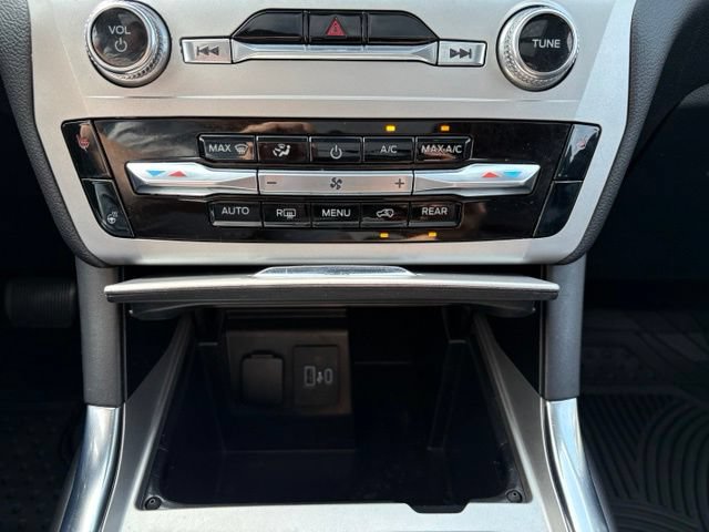Certified 2022 Ford Explorer XLT w/ Equipment Group 202A AWD/4WD image 34