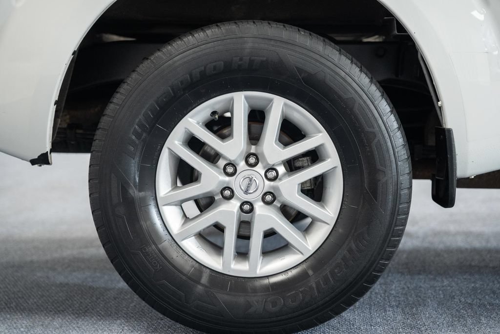Used 2021 Nissan Frontier SV RWD image 18