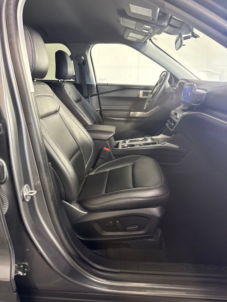 Certified 2024 Ford Explorer XLT w/ Equipment Group 202A AWD/4WD image 15