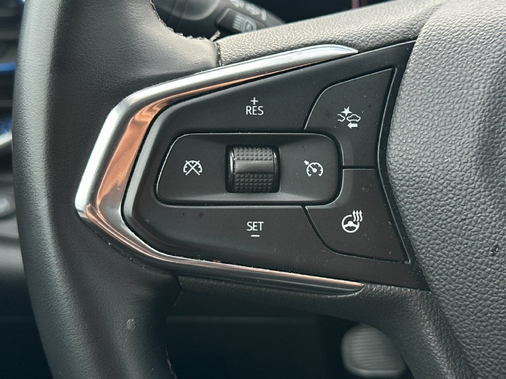 Used 2025 Chevrolet Trax LT w/ LT Convenience Package FWD image 23