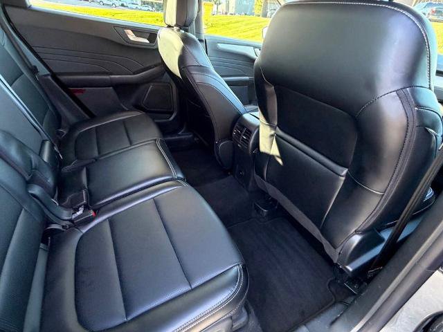 Certified 2025 Ford Escape Platinum AWD/4WD image 40