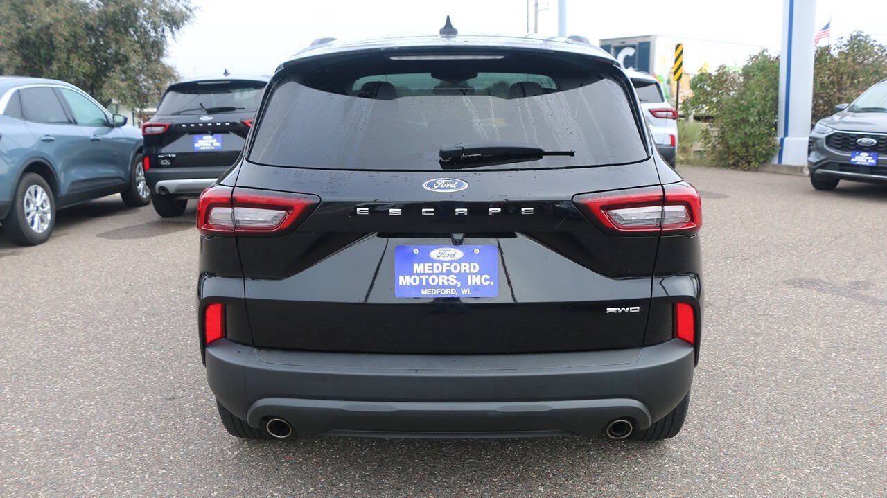 Certified 2025 Ford Escape ST-Line Select AWD/4WD image 5