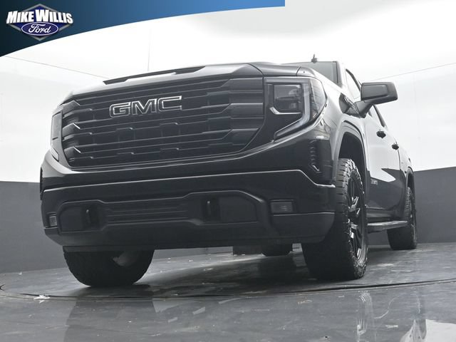 Used 2024 GMC Sierra 1500 Elevation w/ LPO, Elevation Black Package AWD/4WD image 19