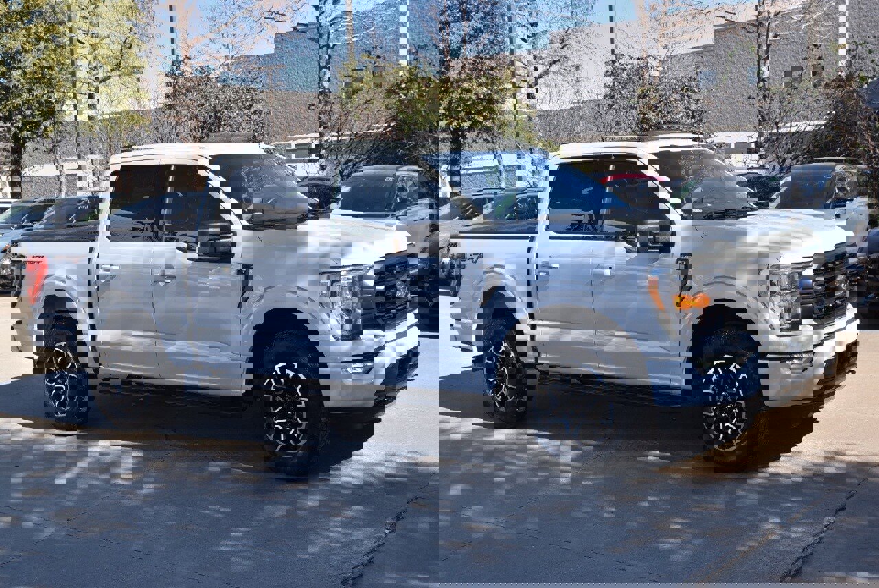 Certified 2022 Ford F150 XLT w/ Equipment Group 302A High image 5