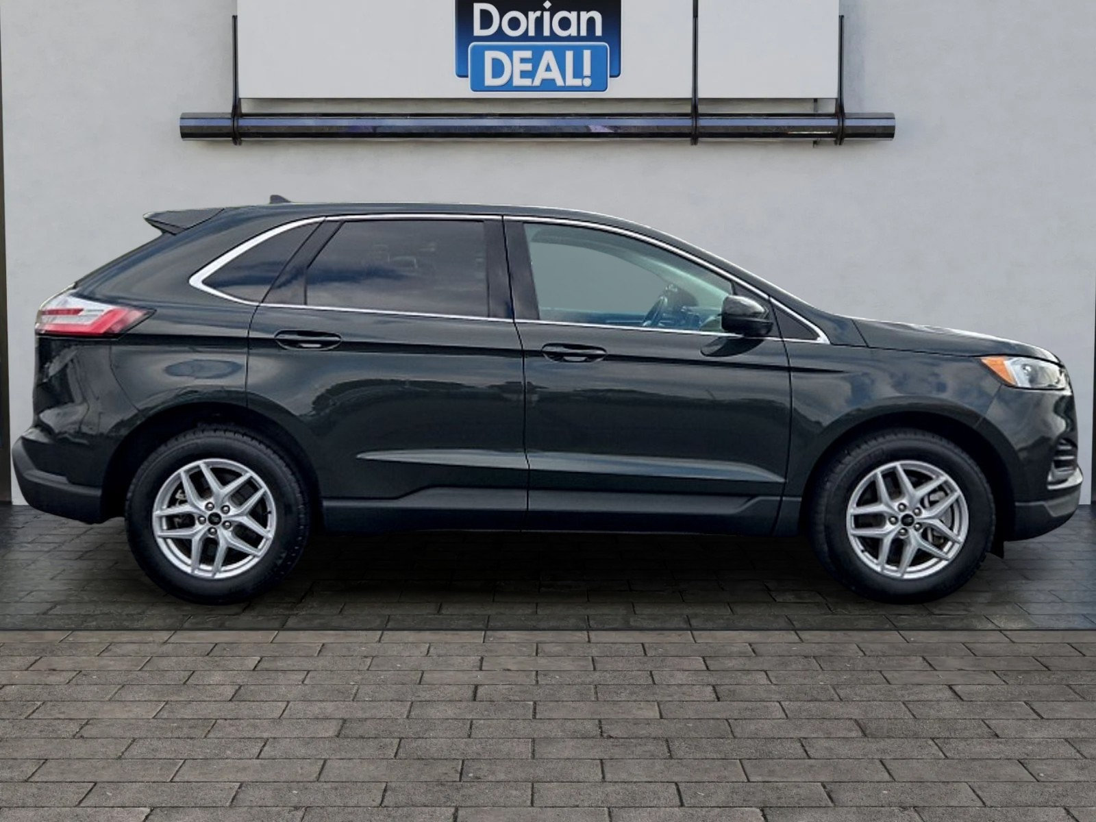 Certified 2023 Ford Edge SEL w/ Convenience Package AWD/4WD image 2