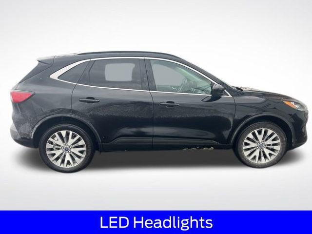Certified 2022 Ford Escape Titanium w/ Class II Trailer Tow Package image 8