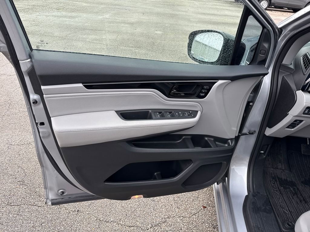 Used 2018 Honda Odyssey Elite image 12