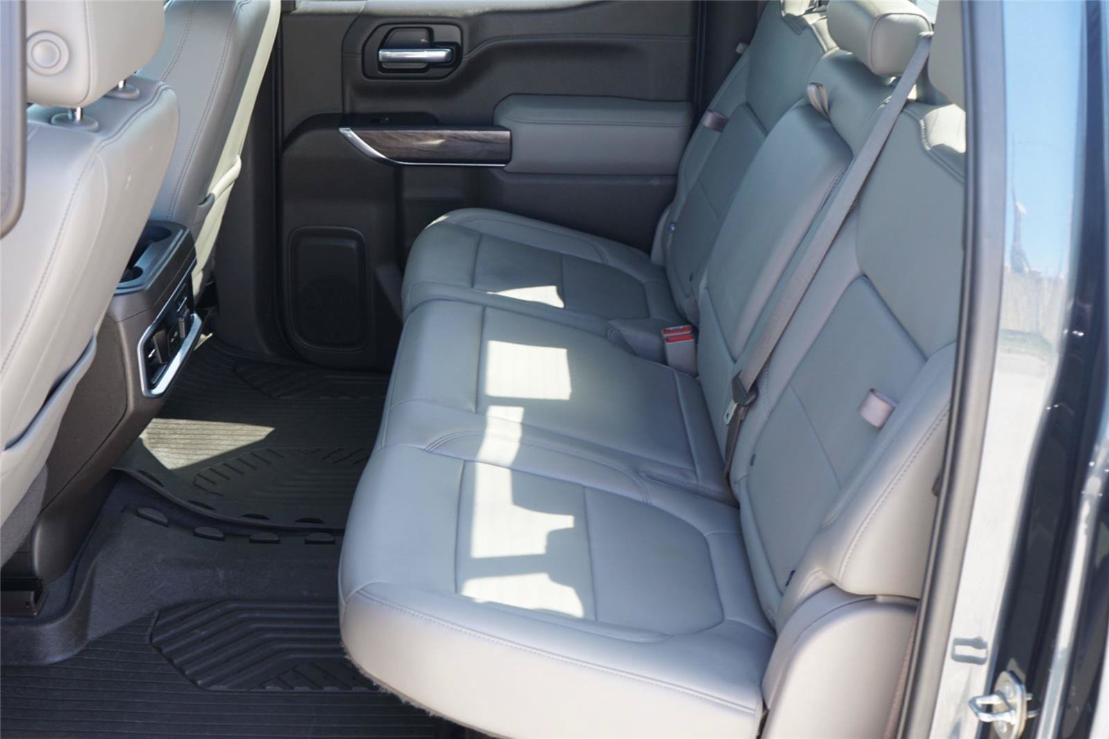 Used 2020 Chevrolet Silverado 1500 LTZ w/ LTZ Premium Package AWD/4WD image 22