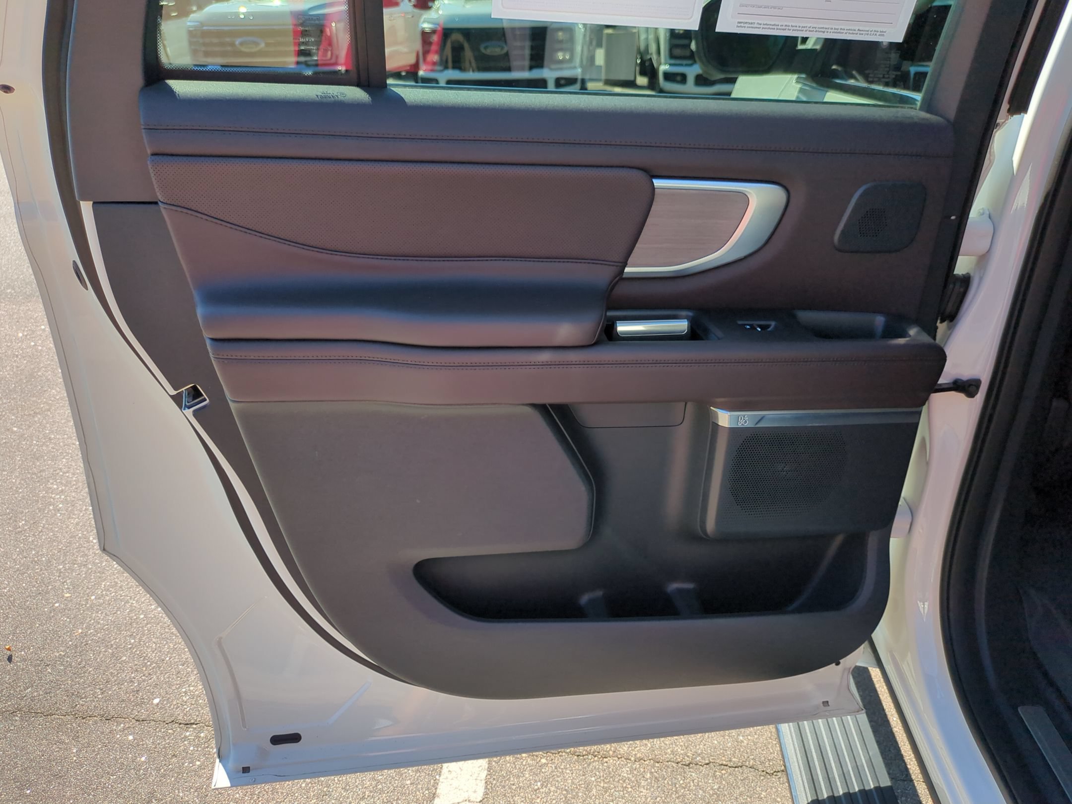 Certified 2025 Ford Expedition Max Platinum w/ Platinum Ultimate Package AWD/4WD image 31