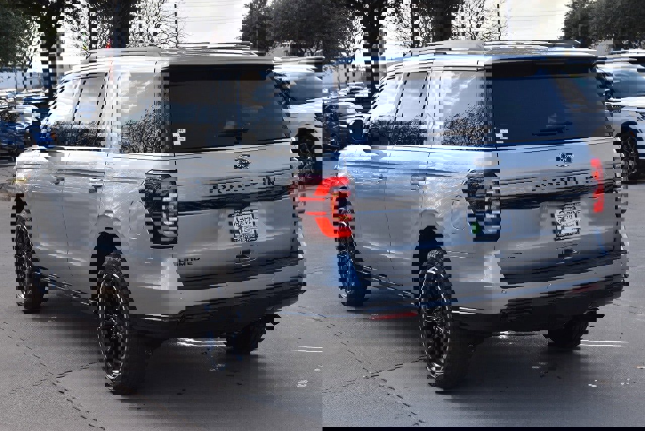 Certified 2024 Ford Expedition Limited image 10