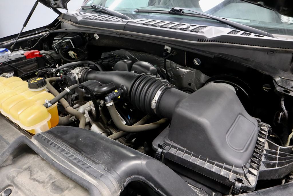 Certified 2019 Ford F150 XLT RWD image 15