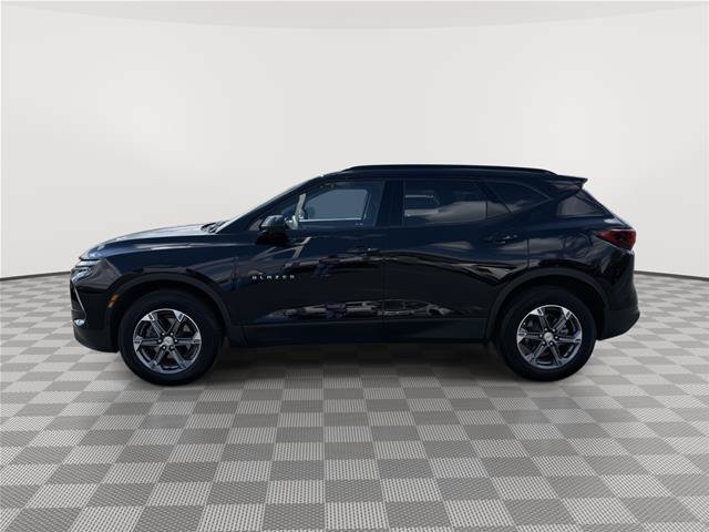 Used 2024 Chevrolet Blazer LT w/ Convenience Package AWD/4WD image 2