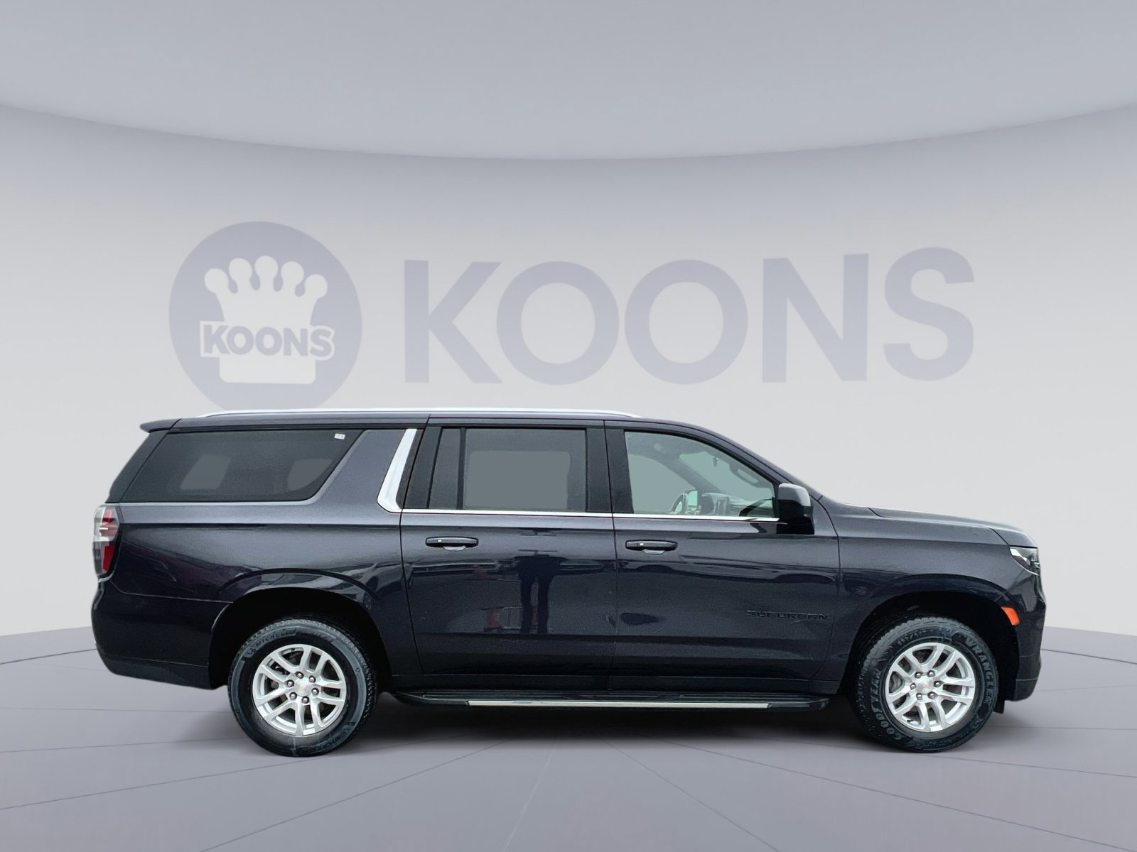 Used 2023 Chevrolet Suburban LS image 6