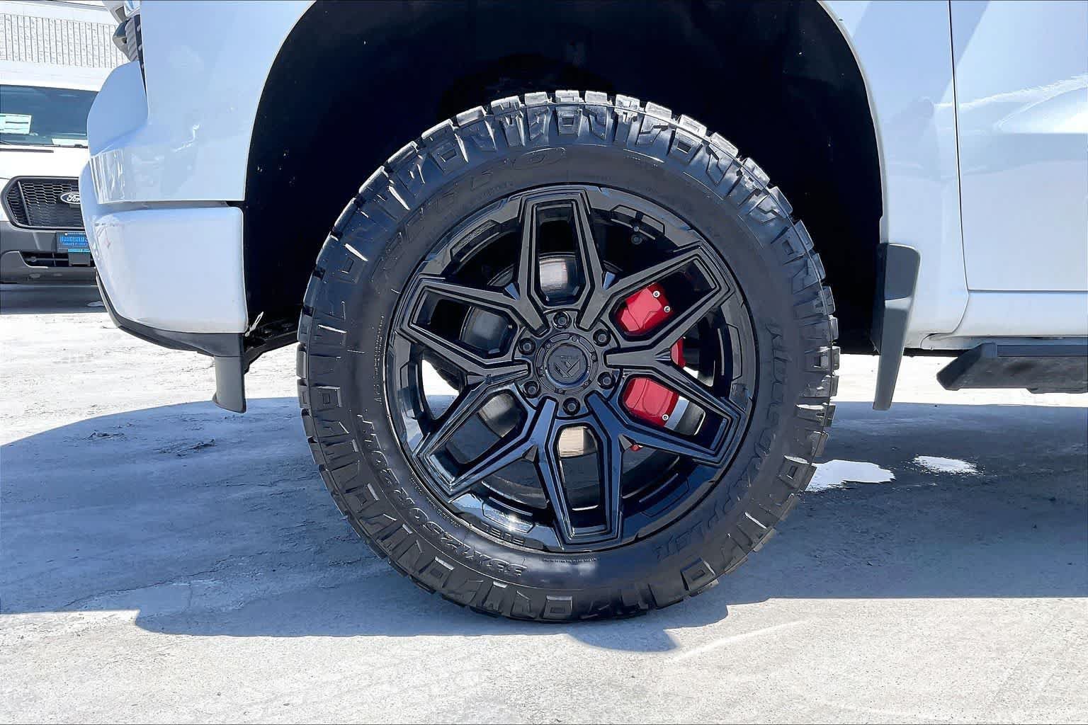 Used 2024 Chevrolet Silverado 1500 RST w/ Convenience Package II RWD image 8