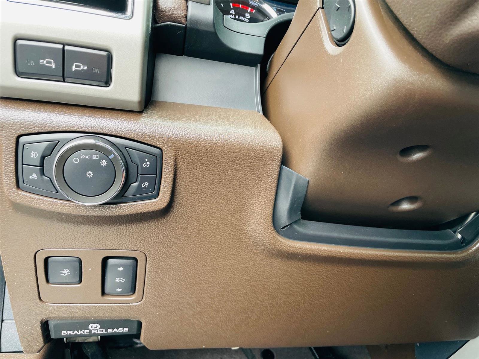 Certified 2022 Ford F350 King Ranch w/ King Ranch Ultimate Package AWD/4WD image 15