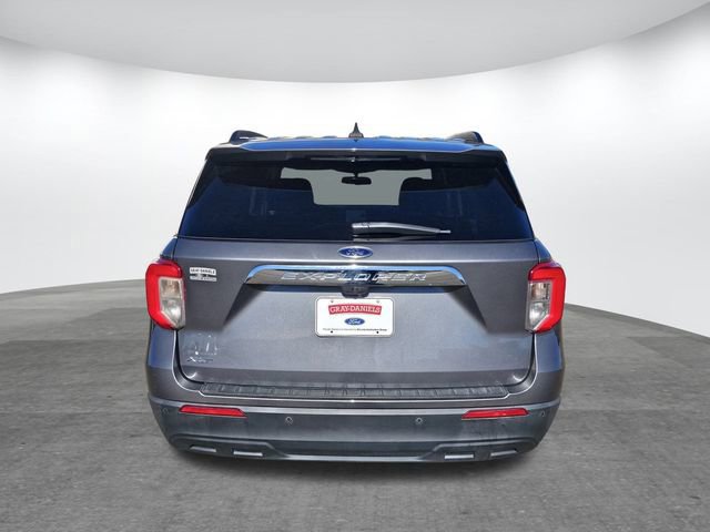 Certified 2022 Ford Explorer XLT image 3