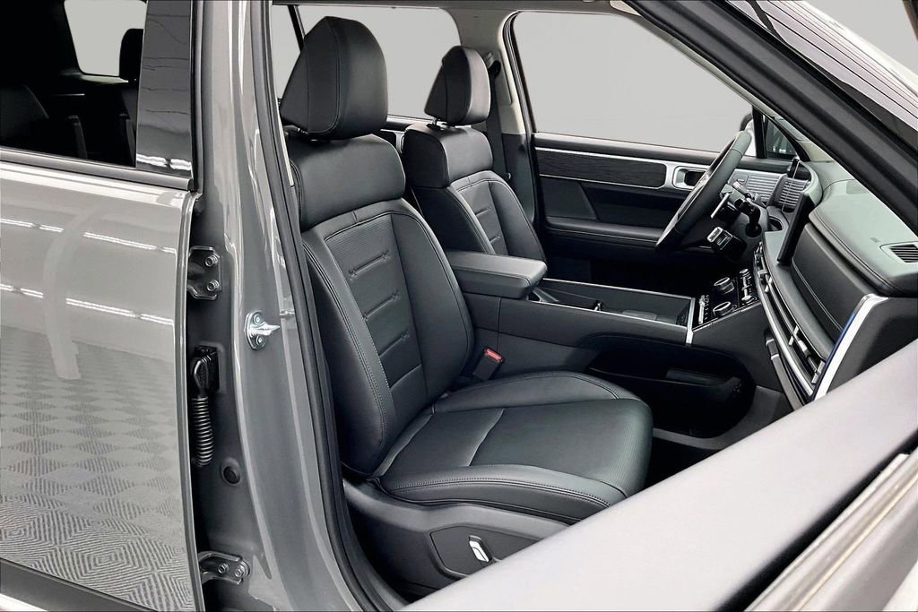 Used 2026 Hyundai Santa Fe Limited FWD image 9