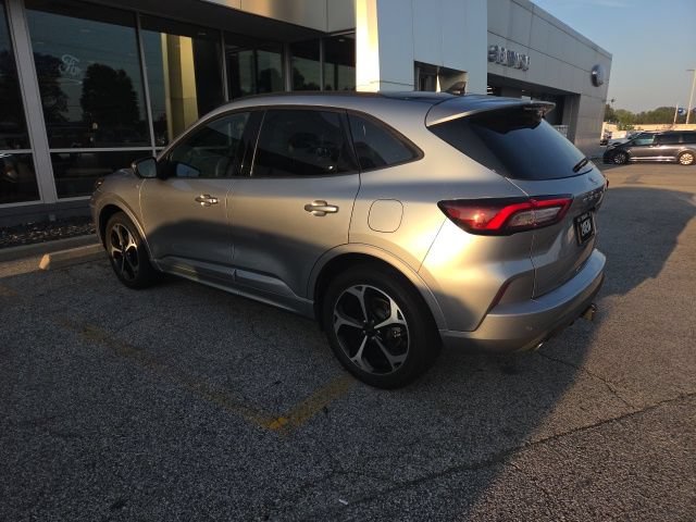 Certified 2023 Ford Escape ST-Line Select w/ Tech Pack #2 AWD/4WD image 3