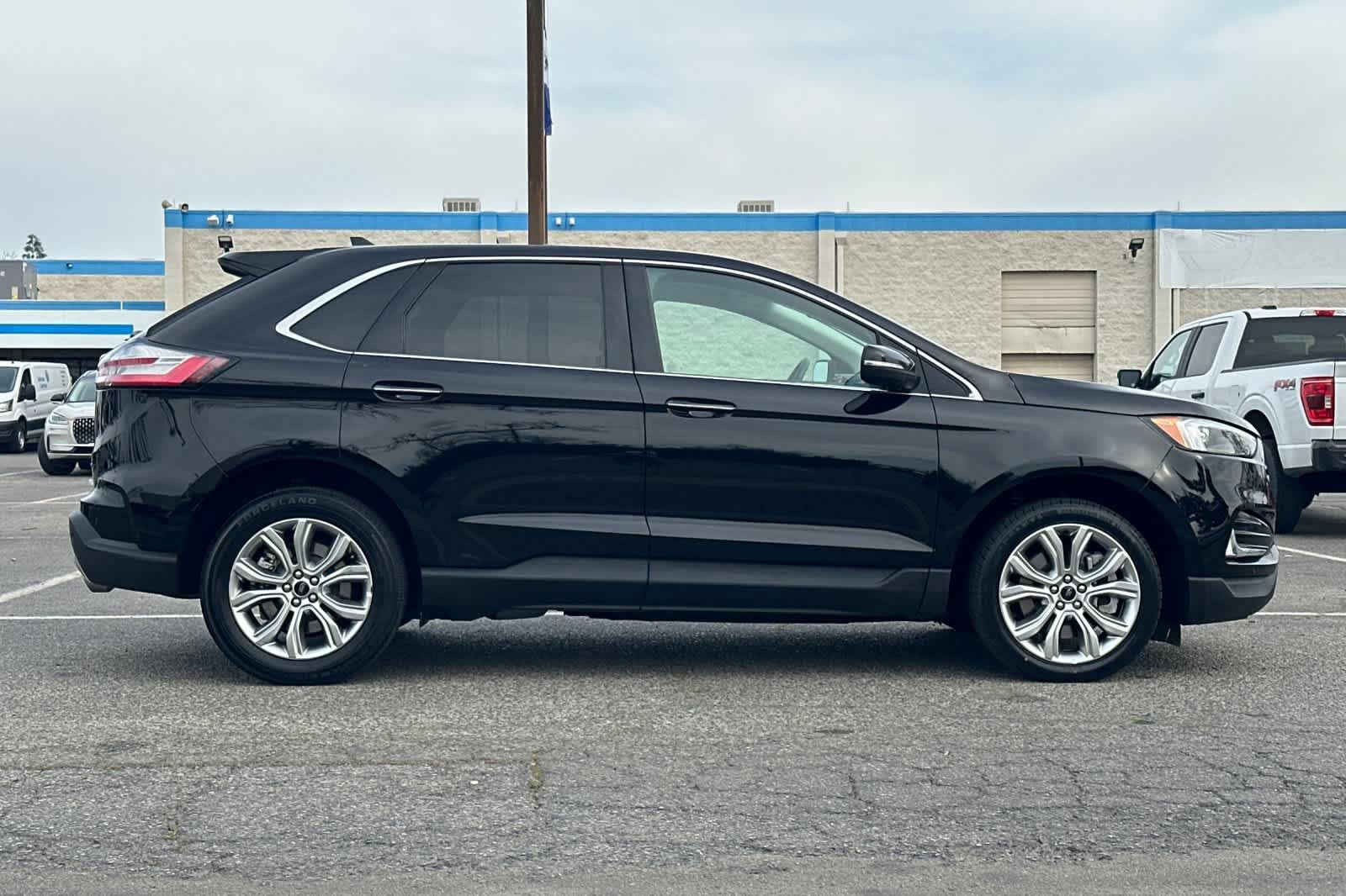 Certified 2024 Ford Edge Titanium image 6