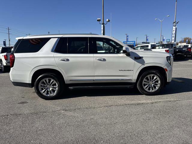 Used 2022 GMC Yukon SLT w/ SLT Premium Package image 4