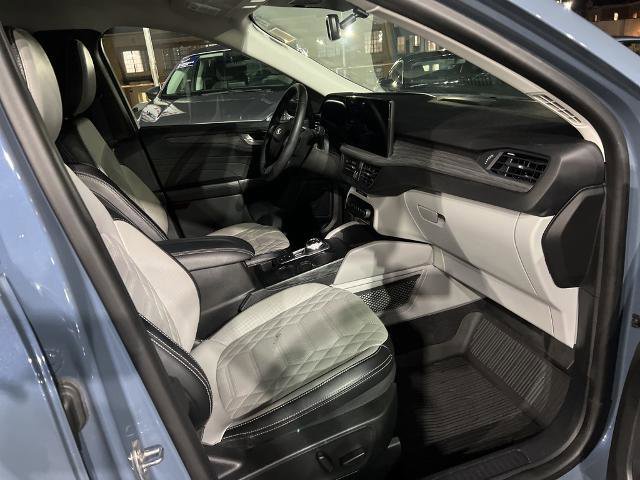 Certified 2023 Ford Escape Platinum w/ Premium Technology Package image 13