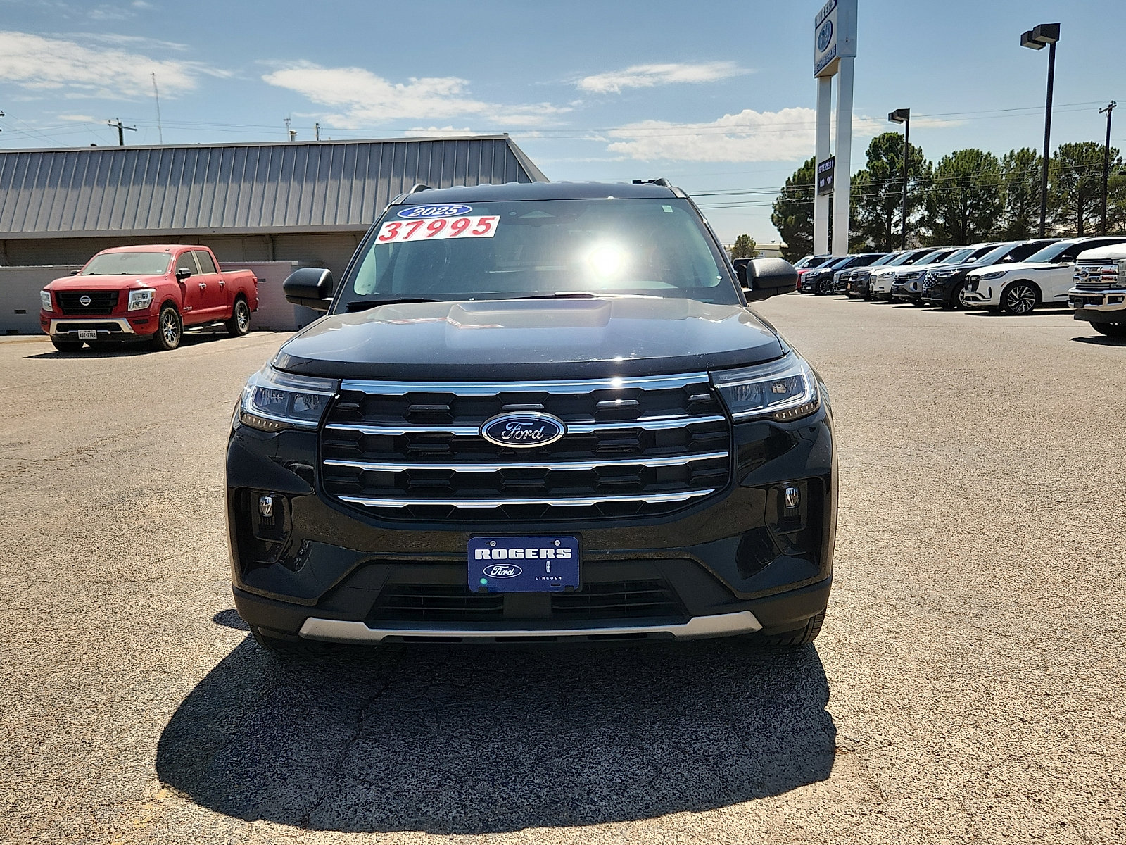 Certified 2025 Ford Explorer Active w/ Active Comfort Package AWD/4WD image 2