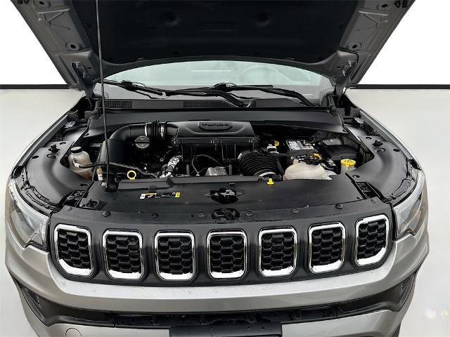Used 2024 Jeep Compass Latitude image 22