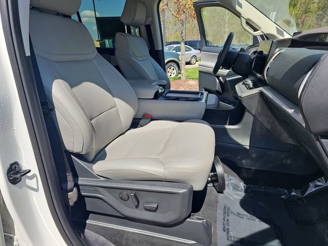 Certified 2025 Ford Expedition Active image 10