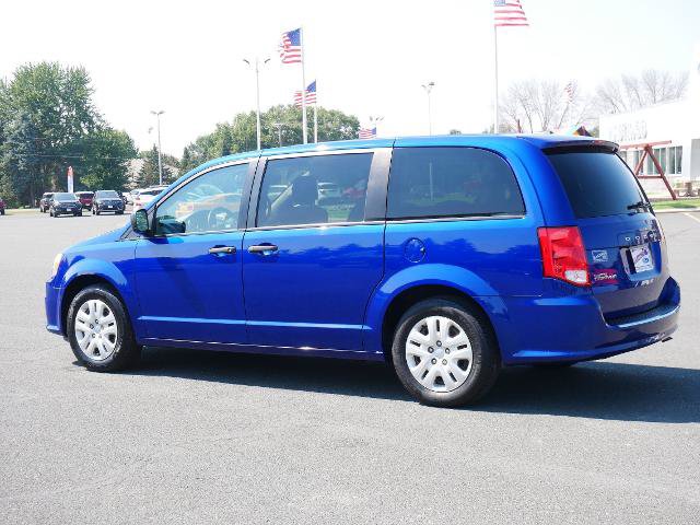 Used 2019 Dodge Grand Caravan SE w/ UConnect Hands-Free Group FWD image 3