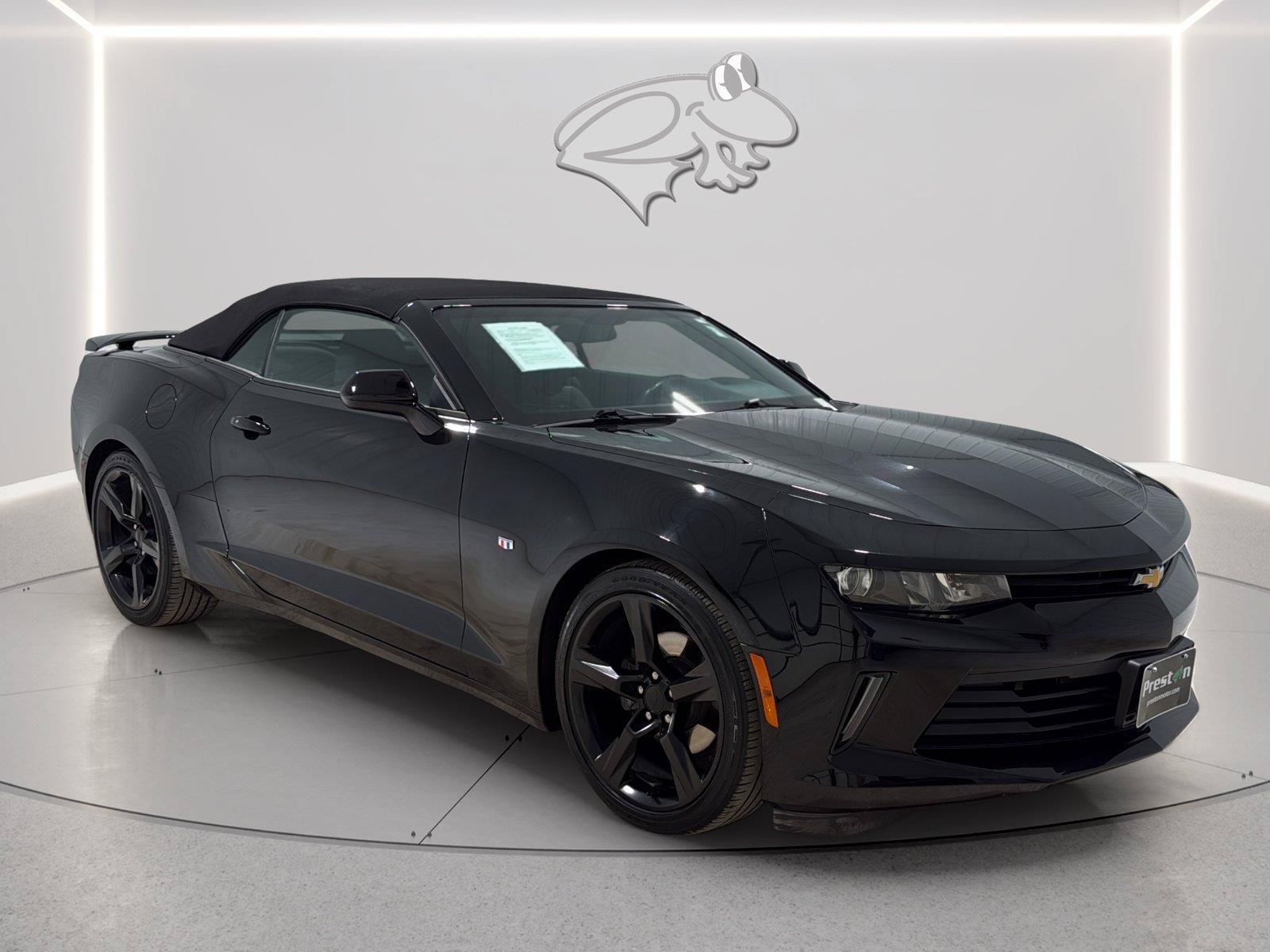 Used 2017 Chevrolet Camaro LT w/ Technology Package RWD image 7