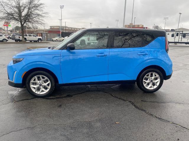 Used 2024 Kia Soul S image 2