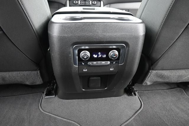 Used 2024 Chevrolet Tahoe Premier AWD/4WD image 21