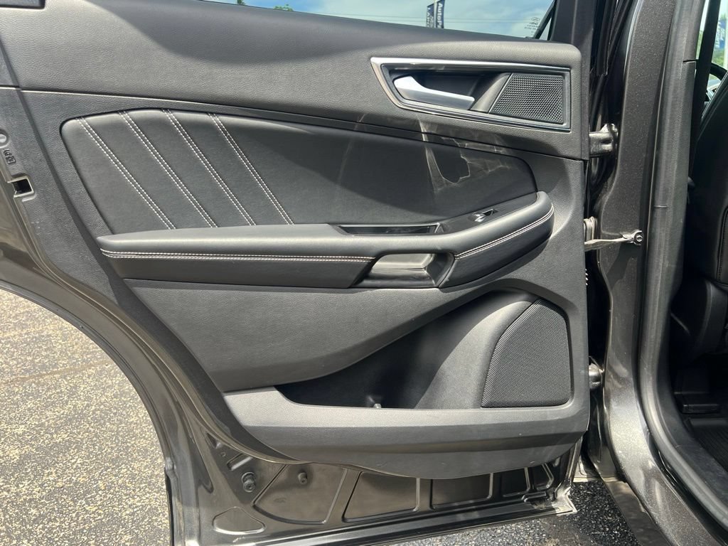 Certified 2019 Ford Edge ST w/ Convenience Package AWD/4WD image 32
