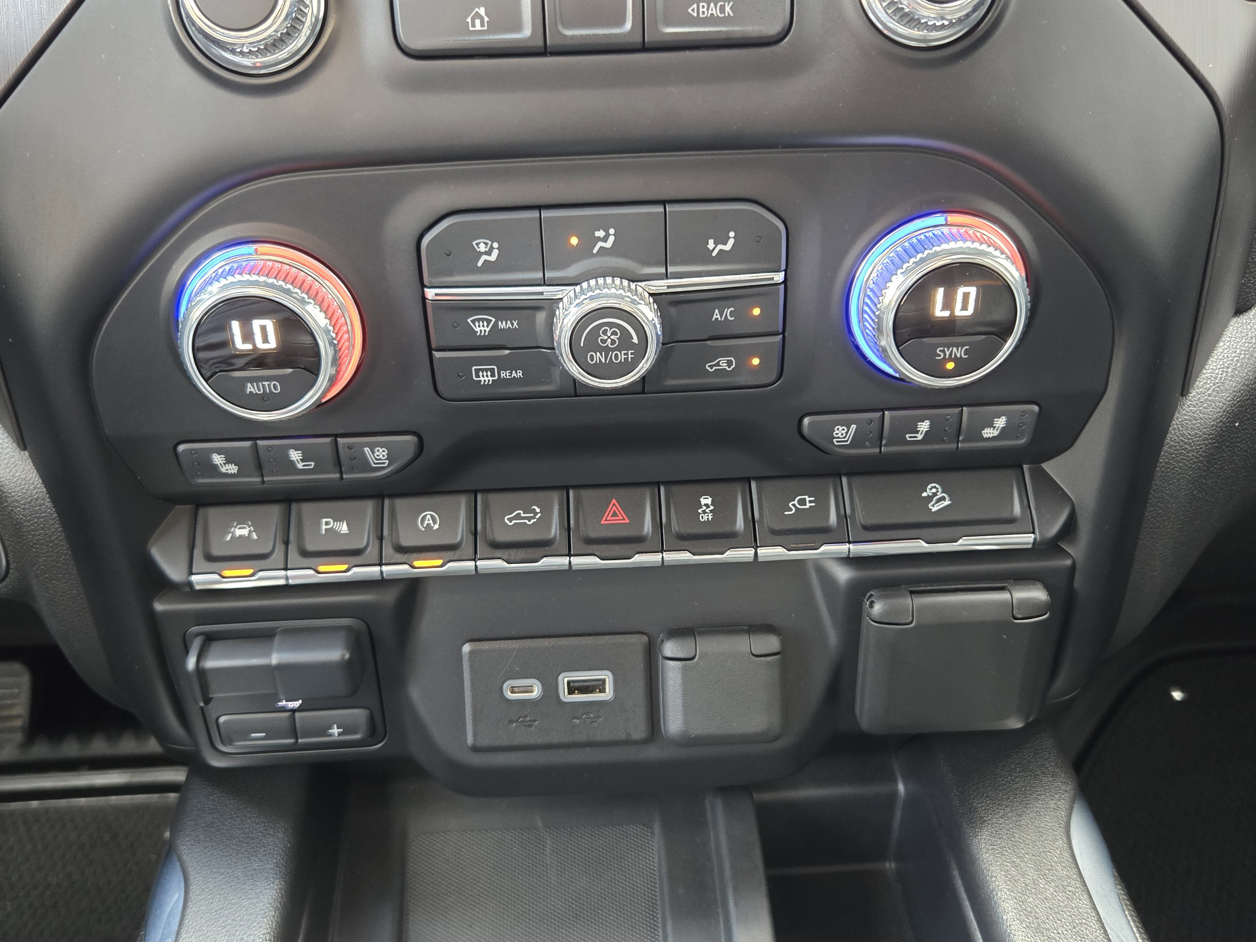 Used 2021 GMC Sierra 1500 AT4 w/ AT4 Premium Package image 14