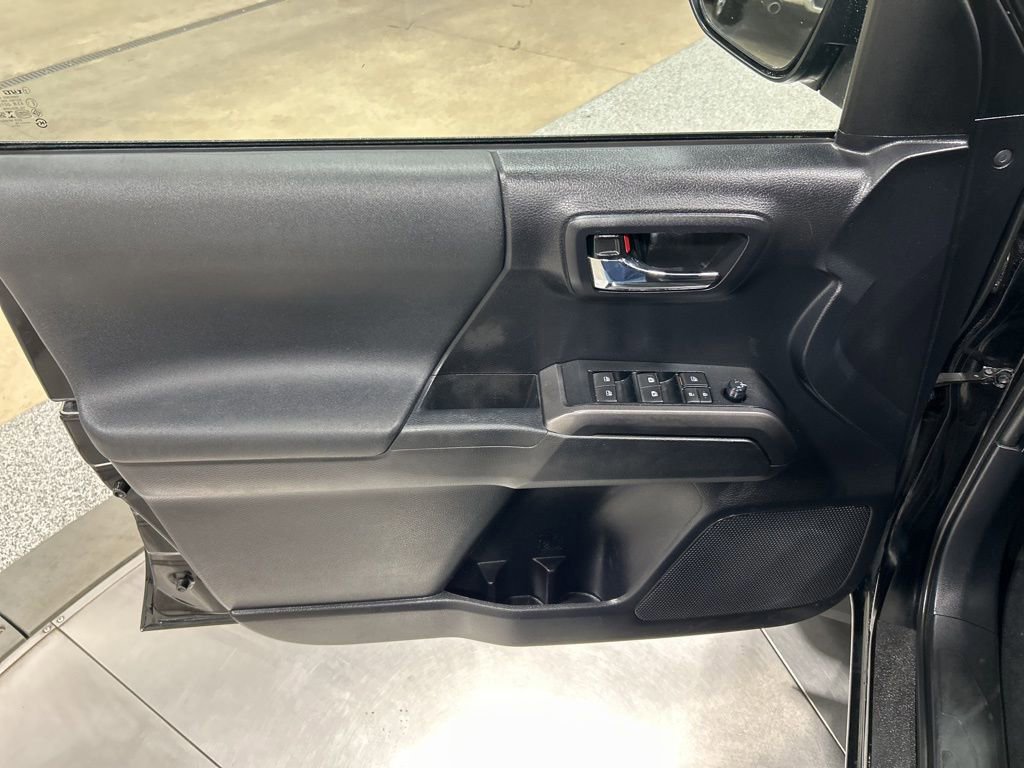 Used 2020 Toyota Tacoma TRD Sport image 14