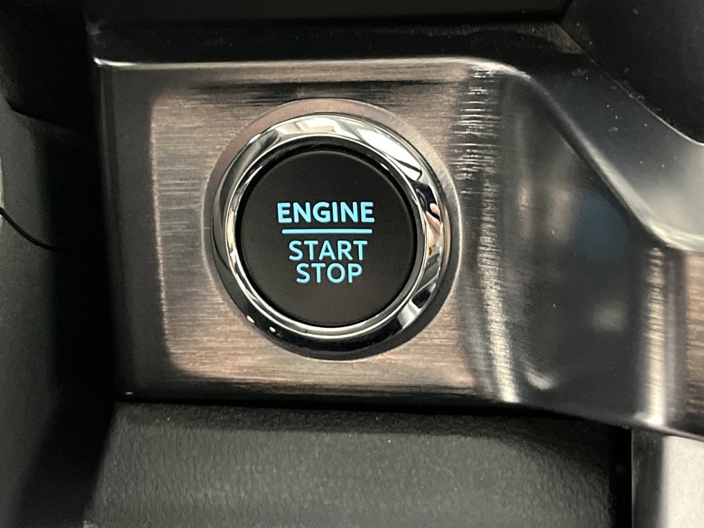 Certified 2025 Ford F350 Lariat image 24