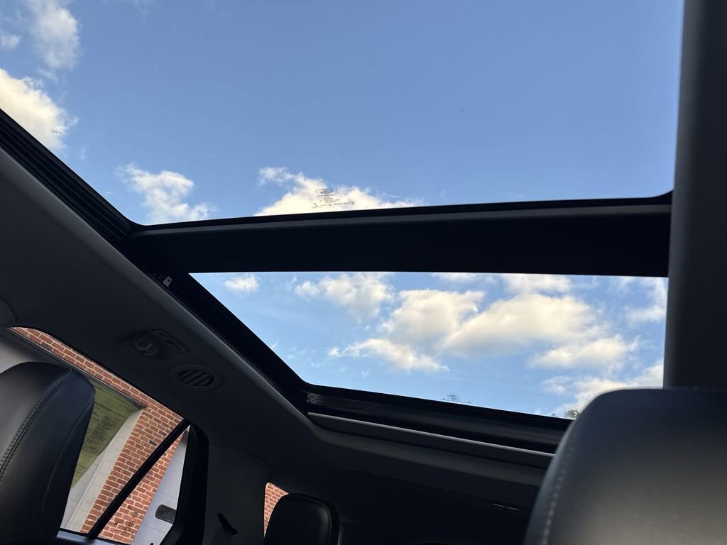 Certified 2022 Ford Explorer XLT w/ Equipment Group 202A image 21