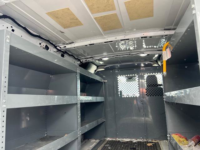 Certified 2019 Ford Transit 150 130 Low Roof RWD image 5