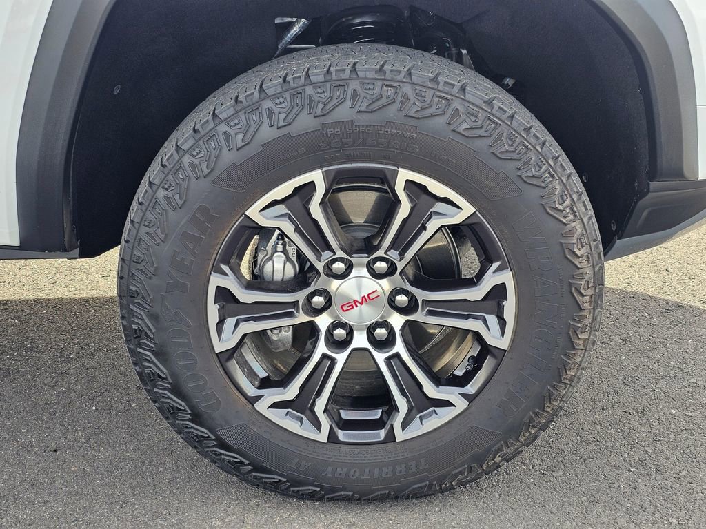 Used 2023 GMC Canyon AT4 w/ AT4 Premium Package image 8