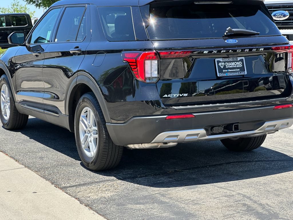 Certified 2026 Ford Explorer Active w/ Active Comfort Package RWD image 5