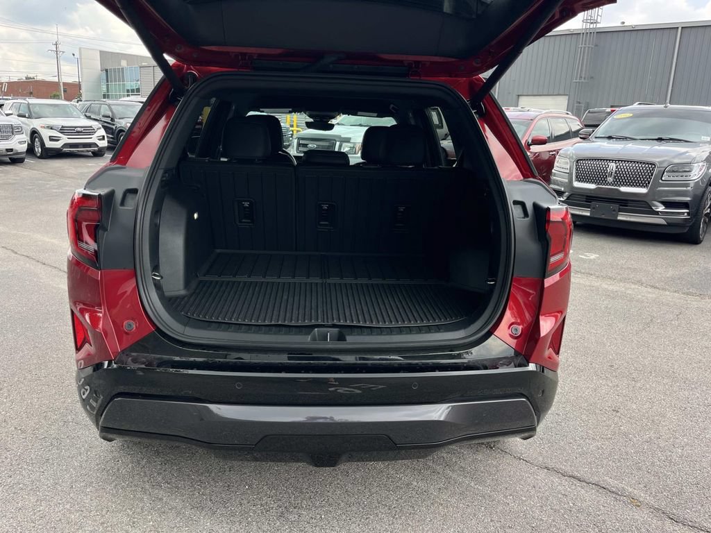 Used 2026 GMC Terrain AT4 w/ Convenience Package III AWD/4WD image 15