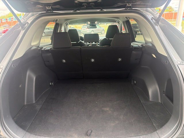 Used 2025 Toyota RAV4 LE AWD/4WD image 4