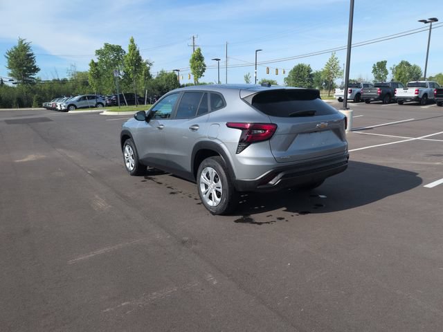 Used 2024 Chevrolet Trax LS w/ Driver Confidence Package FWD image 5