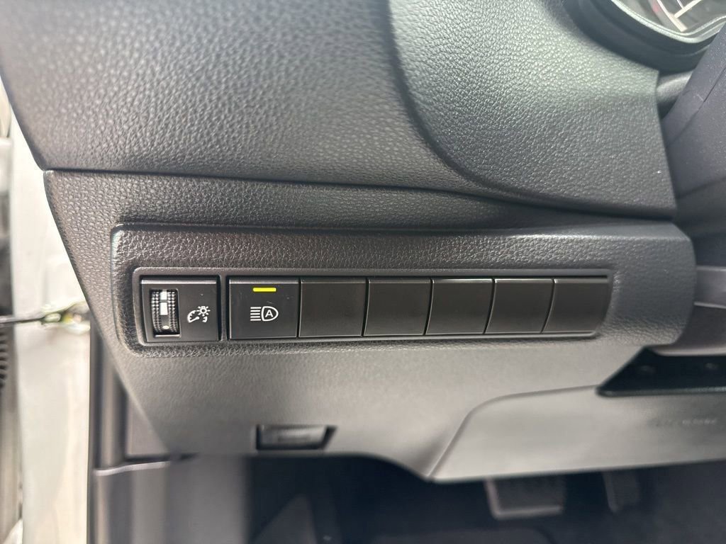 Used 2022 Toyota Corolla LE image 23