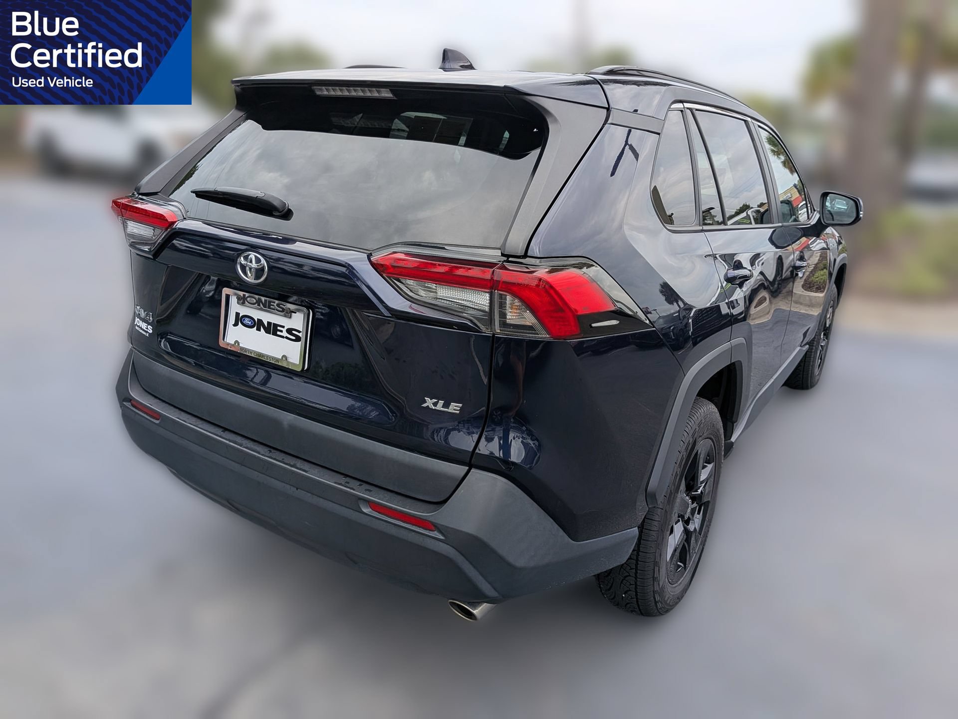 Used 2025 Toyota RAV4 XLE FWD image 4