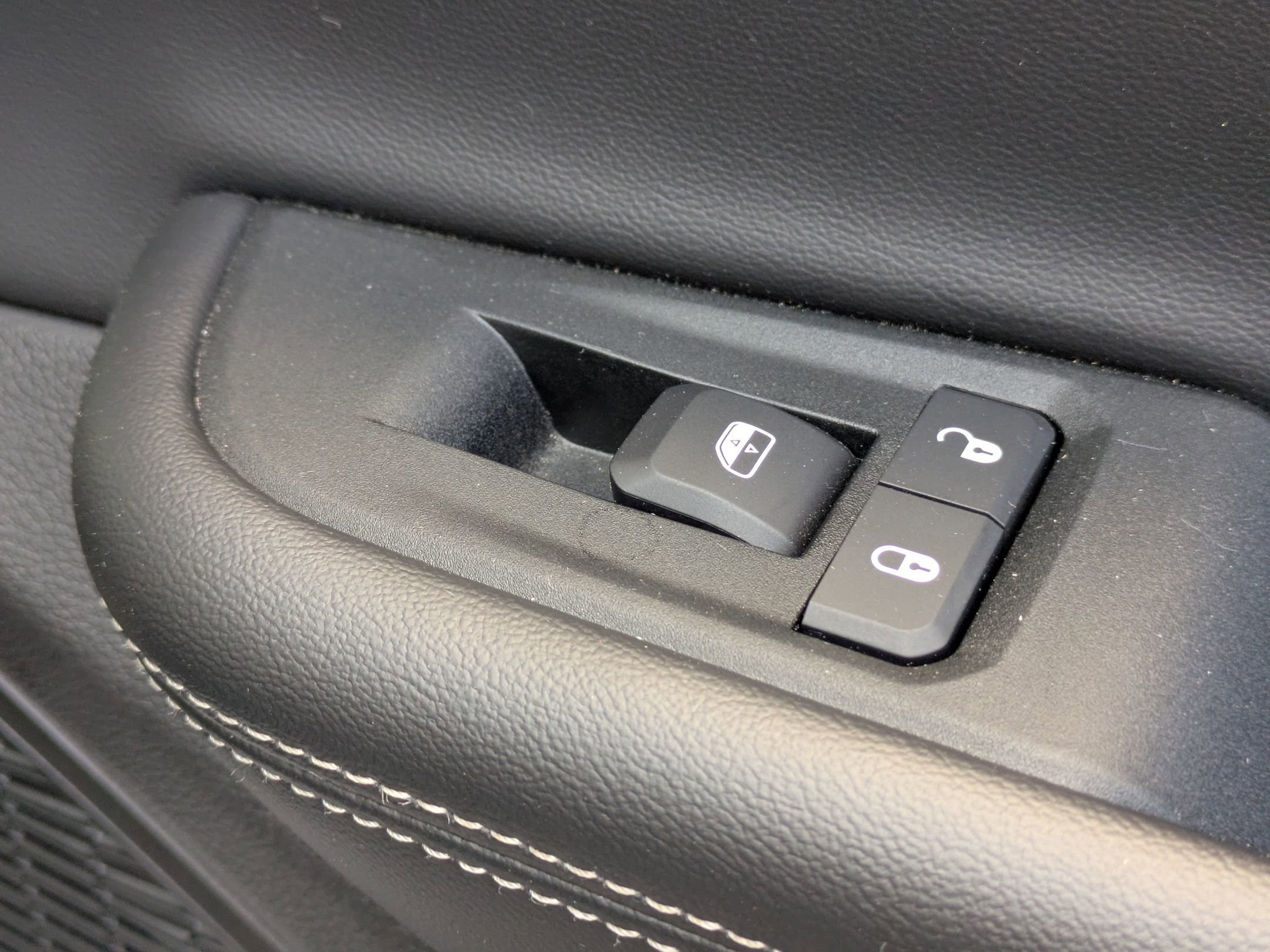 Used 2025 Jeep Grand Cherokee Laredo w/ Luxury Tech Group I image 32