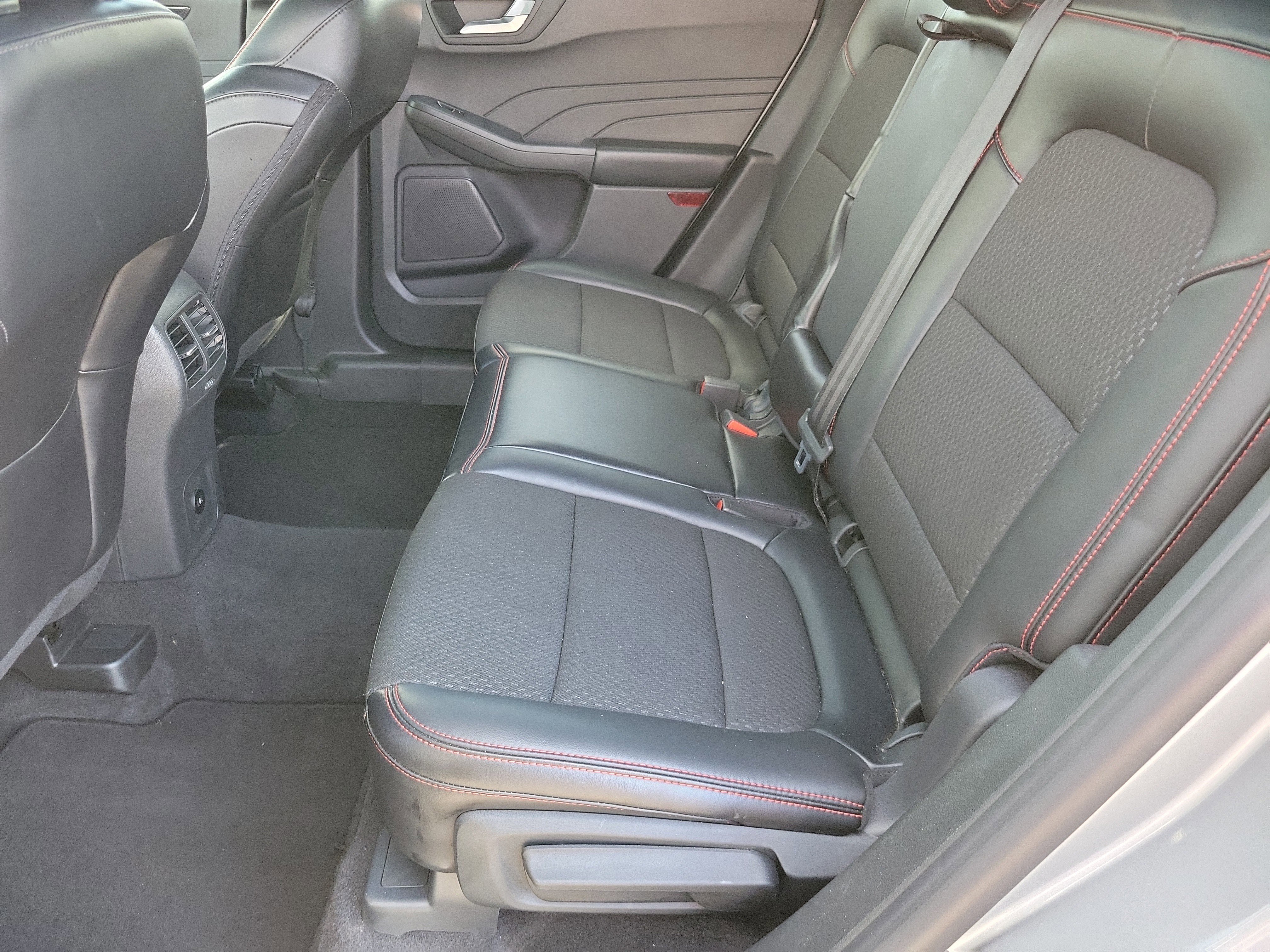 Certified 2024 Ford Escape ST-Line image 18